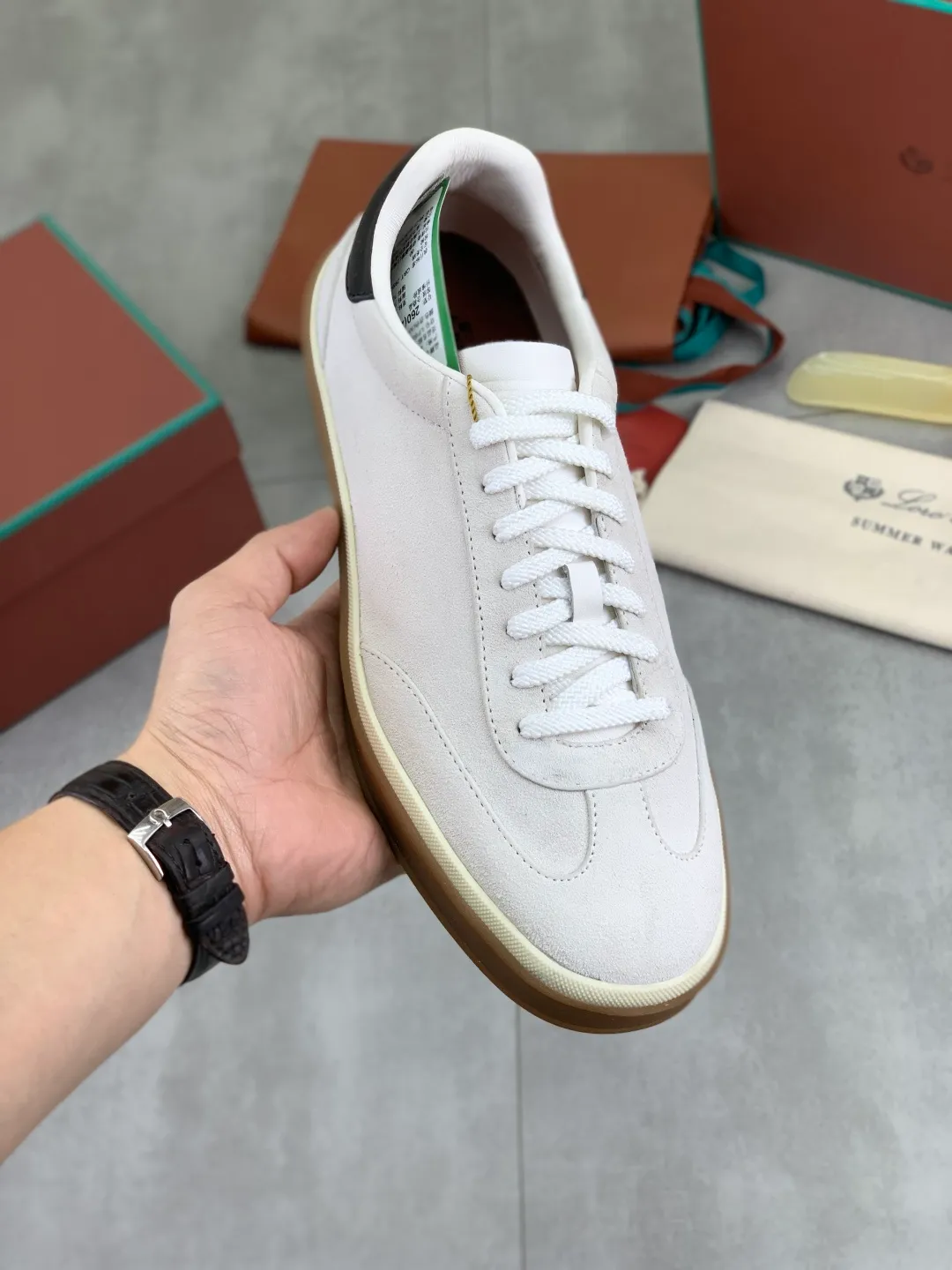 Men's men's shoes 💰P580 New model 💰 The latest casual shoes Loro Piana 💯 Top grade 💯 Buy the original copy 💯 Founded the existing Loro Piana company on April 24, 1924. It is the sixth generation of family operation, providing the best quality products to customers who are discerning about taste and quality. Imported original fly woven fabric with cowhide fabric, plain calfskin lining, hand-stitched thread with cowhide feet, original packaging, high-end outsole, size: 38-45 (customized for 46), 8️⃣ colors available